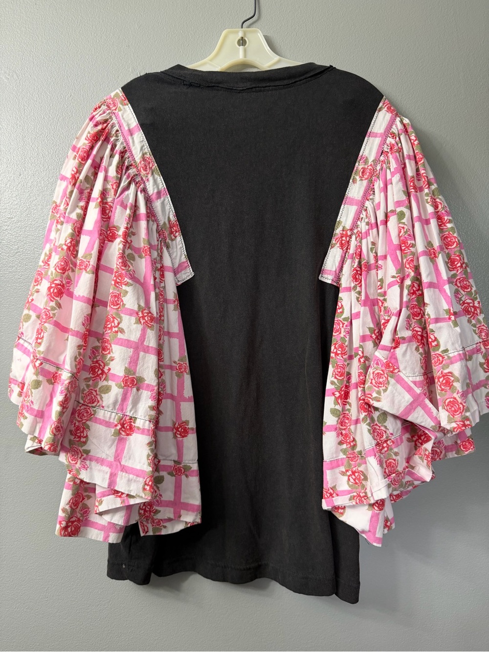 Free People Folklore Tee exaggerated plaid and floral patterned sleeve XS - Picture 8 of 9